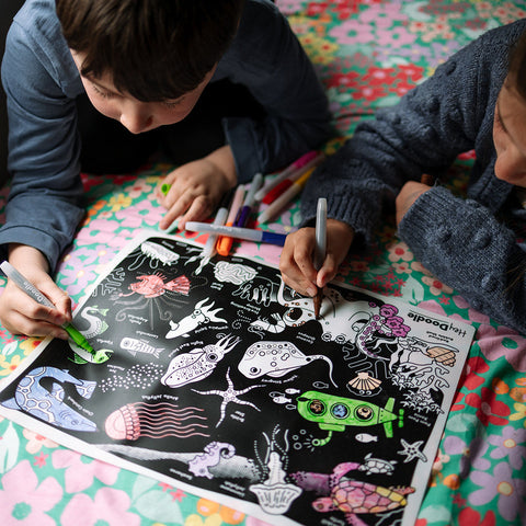 Glow-in-the-deep Classic Colouring & Doodle Mat